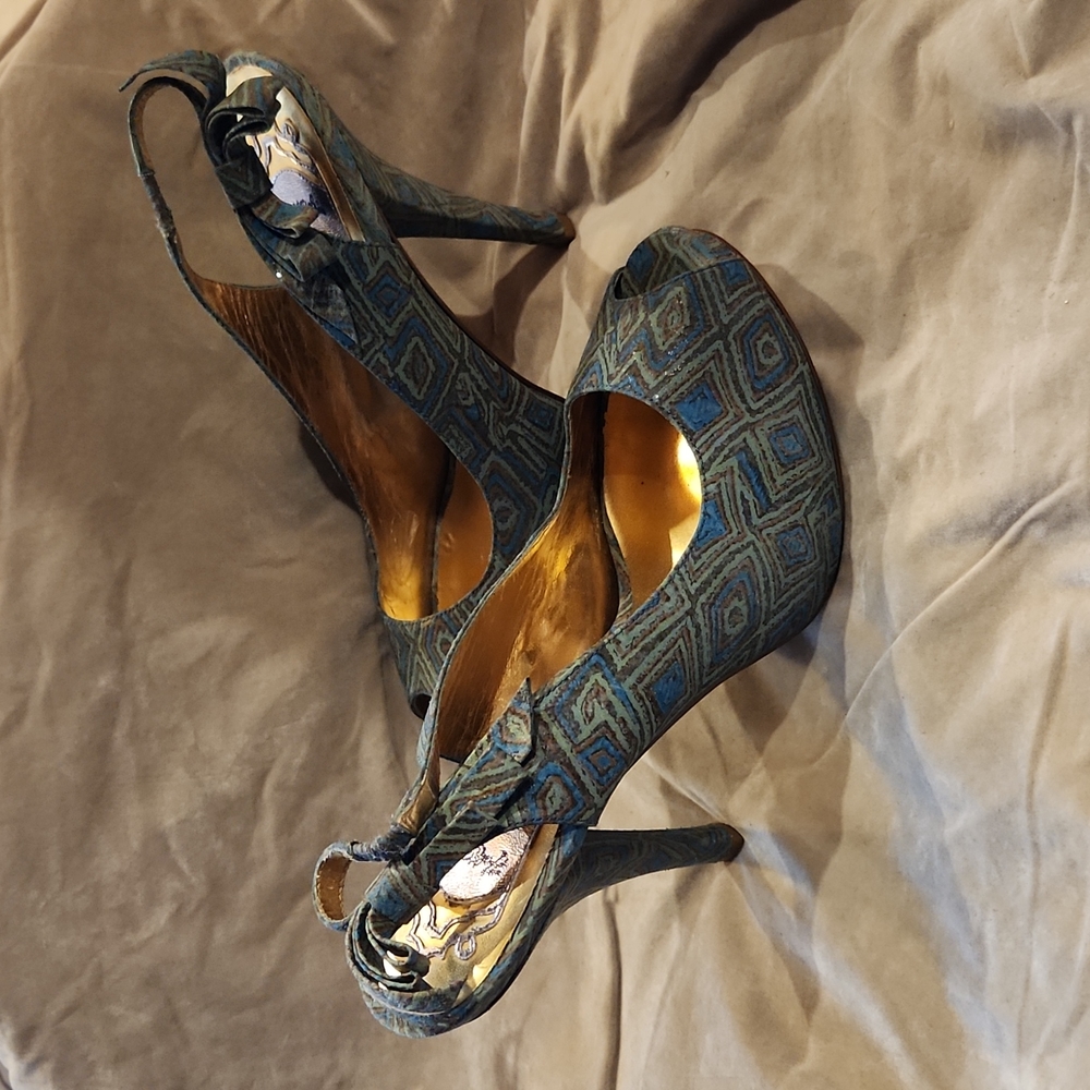 Hale & Bob Heels